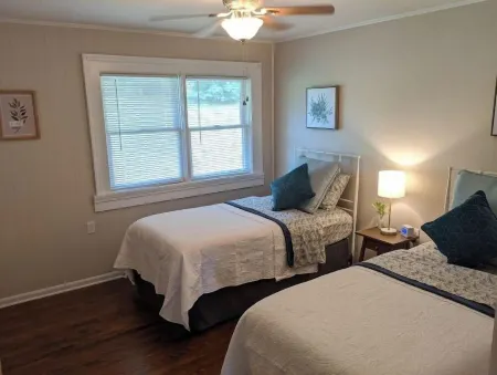 Convenient 3 Bedroom / 2 Bath House