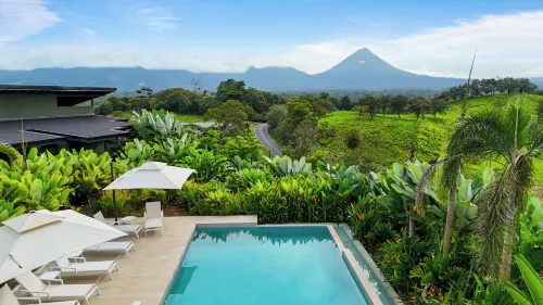 Serene Hills Hotel di San Carlos