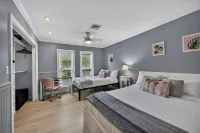 Waterfront home w/pool & views 5 minutes from beach/nightlife!