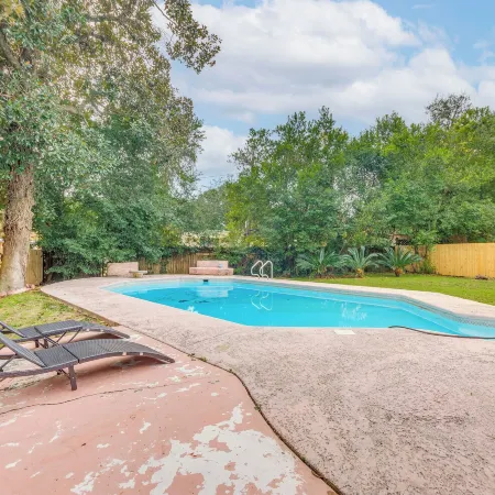 Foosball Games & Al Fresco Dining: Pensacola Home!