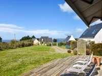 Seaside Villa with Pool in Moëlan - Villas