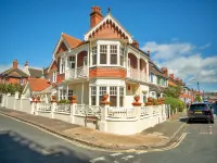 Guest House in Brighton near Iconic Beach