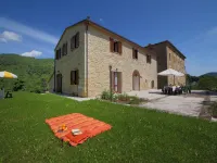 Mansion in Apecchio near Lake