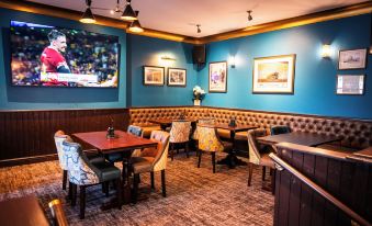 The Royal Alfred - Opposite Central Train Station