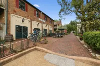 Historic Main Street Heritage Retreat