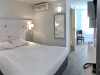 Hotel du Parc Euromédecine by Akena Hotels near CIRAD
