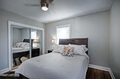 Fondren "InStyle" Elegance: Indoor-Outdoor Charm Hotels near The Jackson Zoo