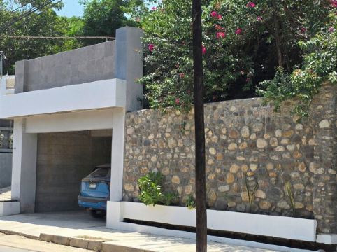 Nice apartment close to the main beach and love beach