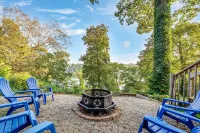 4 Bedrooms, Heated Private Pool, Hot Tub, Game Room, and Water Front View!