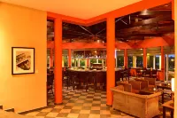 Pestana Tropico Ocean & City Hotel - bar