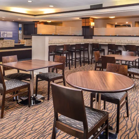 Holiday Inn Express & Suites TOPEKA WEST I-70 WANAMAKER by IHG