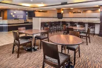 Holiday Inn Express & Suites TOPEKA WEST I-70 WANAMAKER by IHG - breakfast