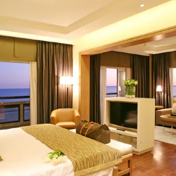 Crowne Plaza LIMASSOL by IHG Отели рядом с достопримечательностью «Cyprus University of Technology»