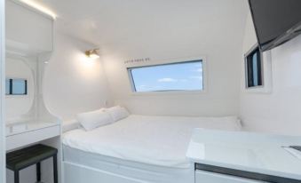 Pohang Uni's Sea Caravan Guryongpo Branch