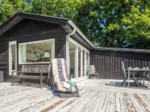 Peaceful Cabin Retreat in Ebeltoft