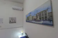 卡塔尼亞機場附近的床和飛行民宿