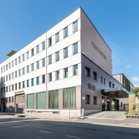Neo Hotel Отели рядом с достопримечательностью «Станция метро Bignami»