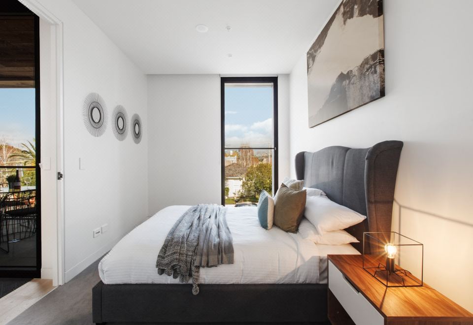 Chic 1-Bed with a Sleek Balcony near Shops Images