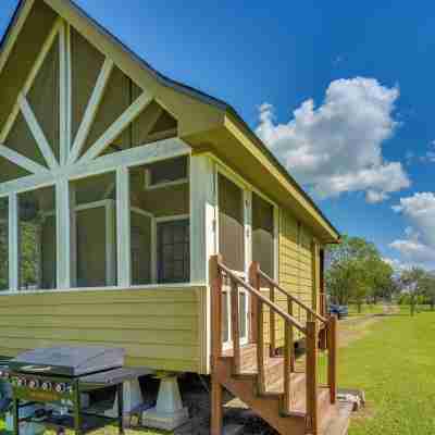 Cozy Couples Retreat w/ Porch on Bayou Teche! Hotel Exterior