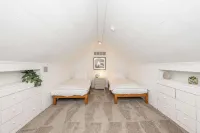 Valley Ridge Retreat For 8 Hotels in Harrison