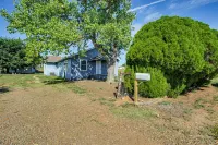 2 Mi to Phillips 66 Refinery: Home w/ Yard - 2 Sao