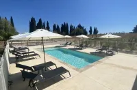 Domaine Font Castel - Pools