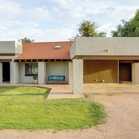 Family Home on > 2 Acres w/ Stables in Gilbert!