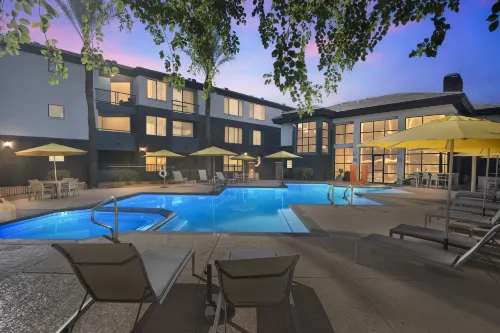 Central Relaxing 1br Phoenix Retreat Near Airport 1 Bedroom Apts