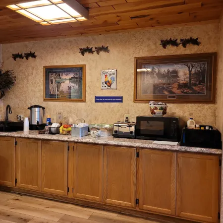 Chicaugon Lake Inn