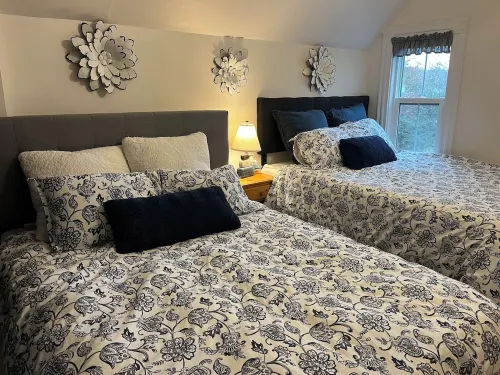 The Cove House- completely renovated 1910 beach house