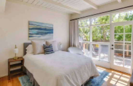 Vacation Rental Home ~ 1 Mi to Carmel Beach!
