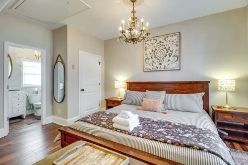 Cozy Savannah Vacation Rental w/ Fenced Courtyard! - Lejligheder