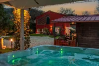 Villa Catia Farmhouse, Three Luxury Bedrooms, a Jacuzzi Pool and a Dream-Like Getaway Experience - Villaer