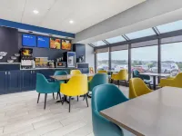 Comfort Inn & Suites Madison - Airport Hotels in Madison