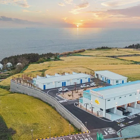 Pohang Uni’s Ocean Pool Villa
