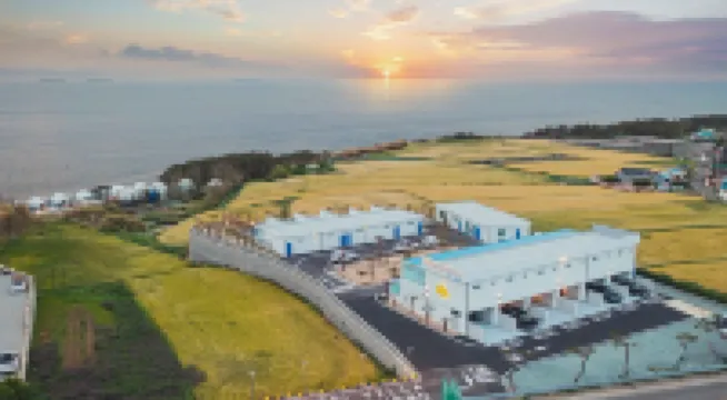 Pohang Uni’s Ocean Pool Villa