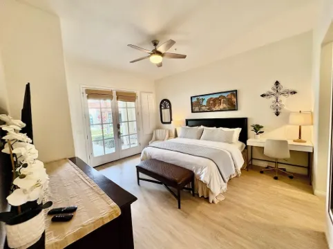 065127 3BR STUNNING Ground Floor Resort Villa w/Mt Views, Pool steps away