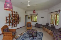 MKUNGU HOUSE PRIVATE VILLA - balcony