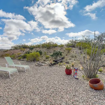 Surrounding Mtn & Valley Views! Cornville Getaway