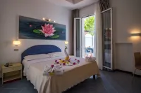 Hotel Villa dei Fiori - Sul Mare Con Piscina - 3 estrellas