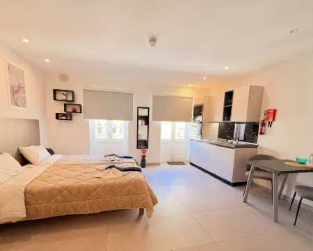 The Central Guesthouse Hotéis em Hamrun