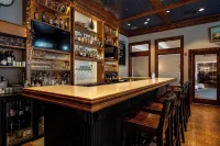 Avenue Inn & Spa - bar