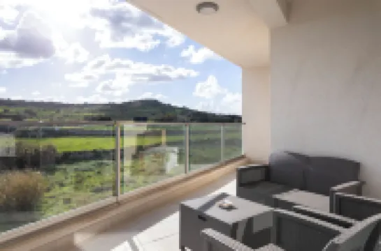 Sunlit Modern Home Country Views Xemxija