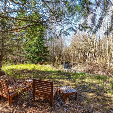 Neal Creek 2 Bedroom Home by Redawning