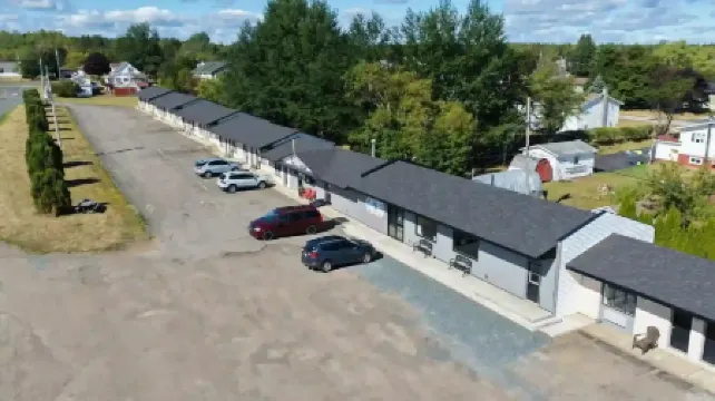 Motel & Chalets l'Acadien sur mer