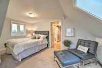 Chic Manistee Cottage Steps to Lake Michigan! - 3 estrellas