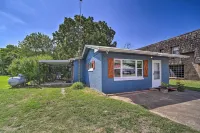 Historic Disney Home w/ Grill, Walk to Lake!