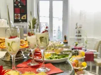 Boutique Hotel Piazza Carità โรงแรมใกล้ควอเตียรี สปาญโญลี