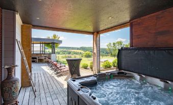 Beautiful, Luxury Home with Sauna, Hot Tub, Private Bathrooms