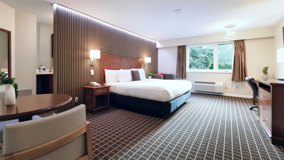 Gibsons Garden Hotel